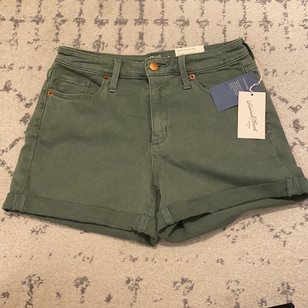 NWT Universal Thread Shorts